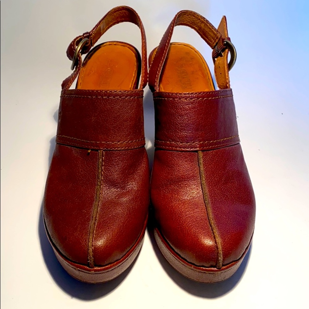 Born wedge clogs with strap. Size 9M/W